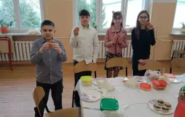 4 (4)