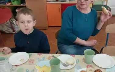 0 (10)