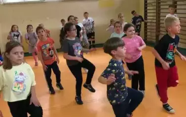 4 (49)