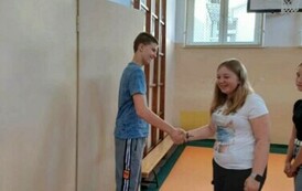 8 (12)