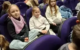Wycieczka&nbsp;dzieci &nbsp;kl. 0-III na spektakl &nbsp;pt. "Bajka o dzielnym Szewczyku" 2025 1