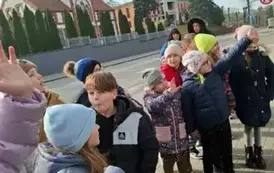 Wycieczka&nbsp;dzieci &nbsp;kl. 0-III na spektakl &nbsp;pt. "Bajka o dzielnym Szewczyku" 2025 4