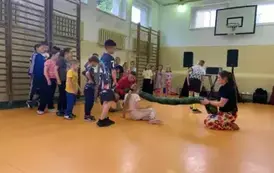 4 (11)