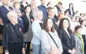 Szkoła do hymnu 2025 1
