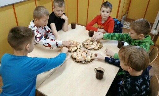 Zdjęcie do Pieczemy rogale w kl. 2