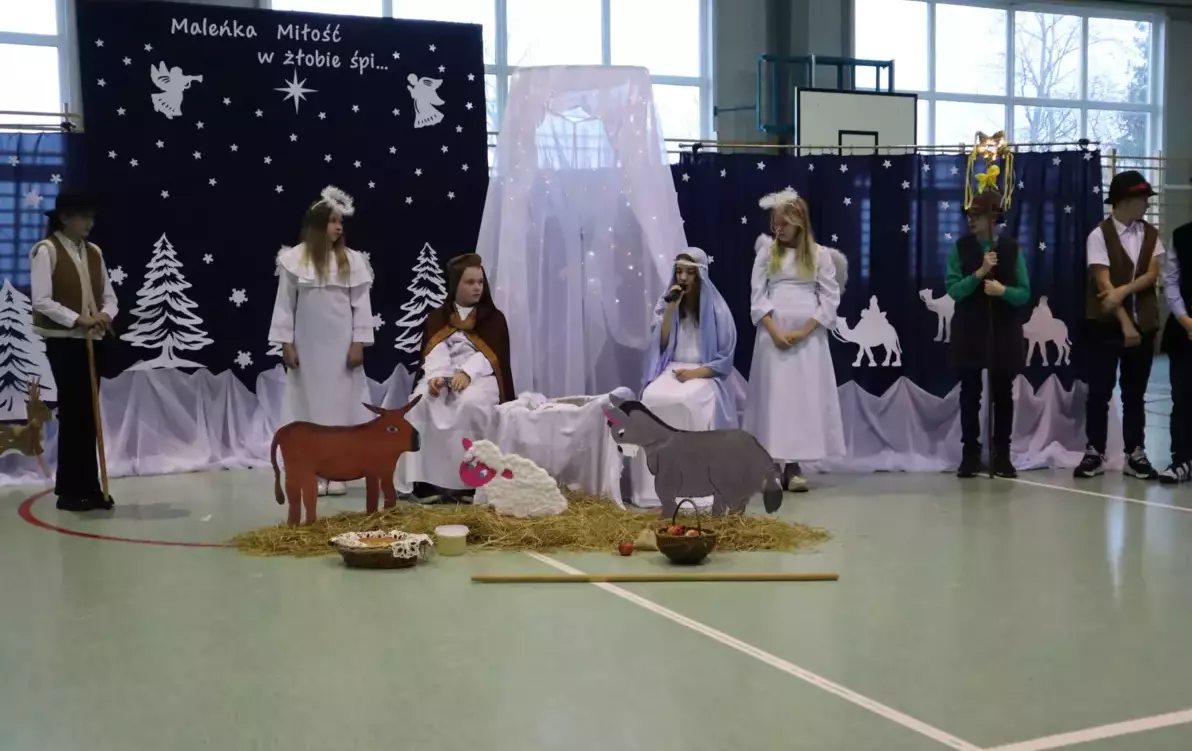 Zdjęcie do &bdquo;Maleńka miłość w żłobie śpi&hellip;&rdquo;