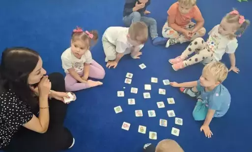 Zdjęcie do "Kropka, kt&oacute;rą łaczy kreatywność"