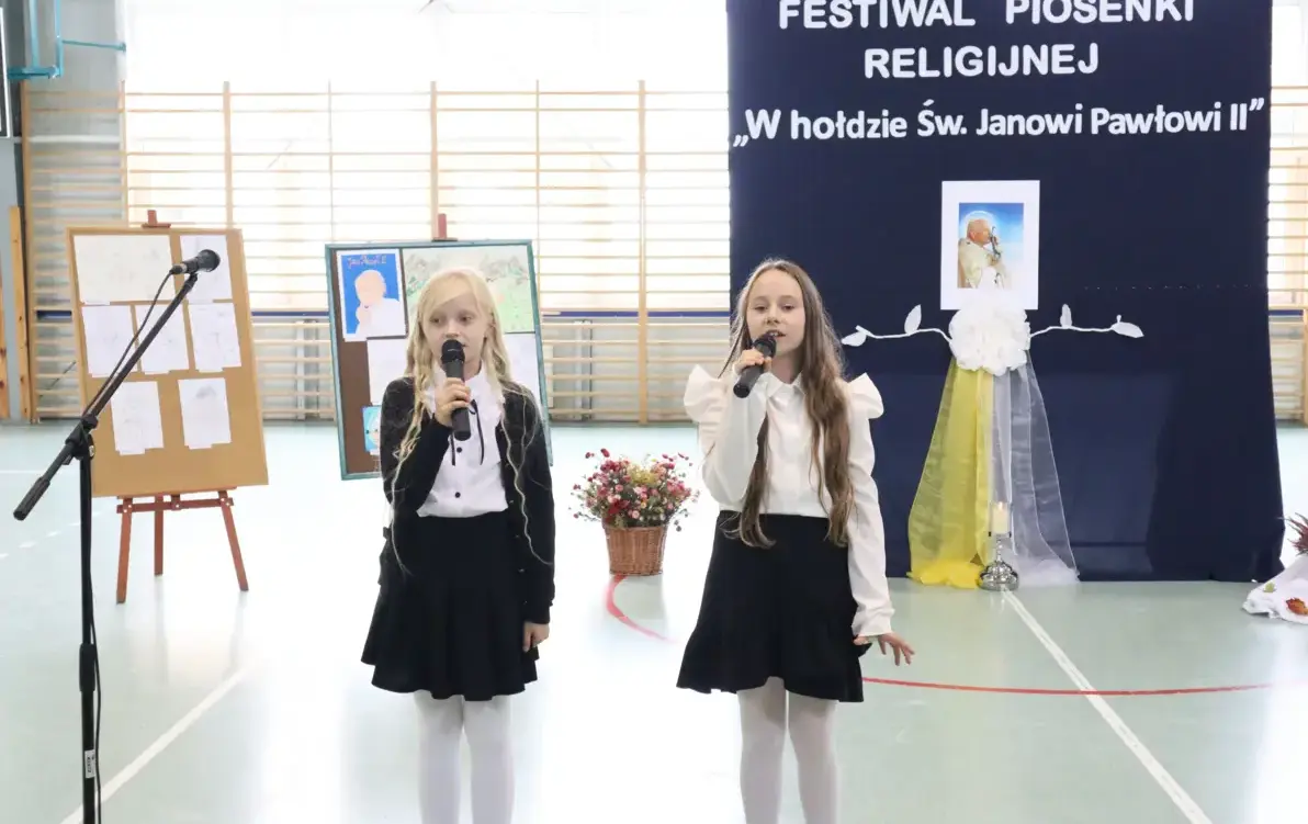 Zdjęcie do Dzień Papieski w naszej szkole