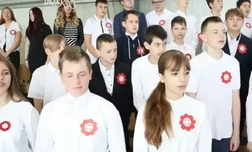Zdjęcie do &bdquo;Szkoła do hymnu&rdquo; 2025