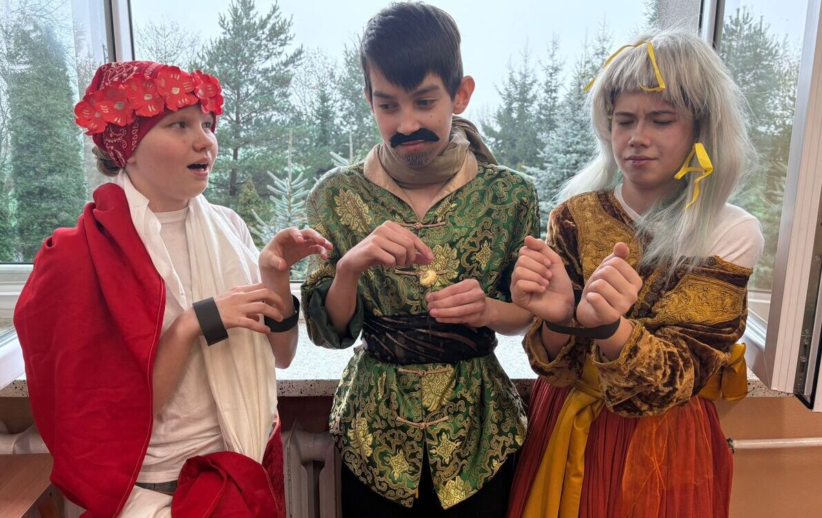 Zdjęcie do &bdquo;Żywe obrazy&rdquo; &ndash; innowacja pedagogiczna w kl. VII