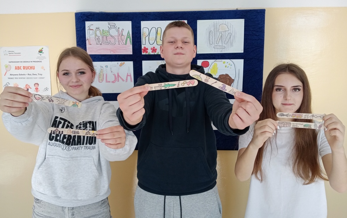 Zdjęcie do Lektury na patyku w kl. 8b